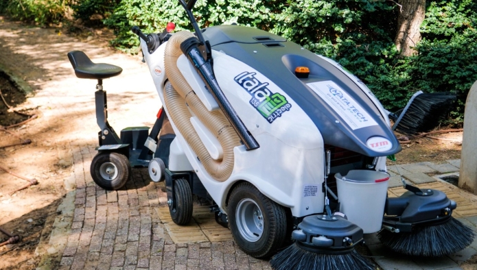 מכשיר לניקוי רחוב