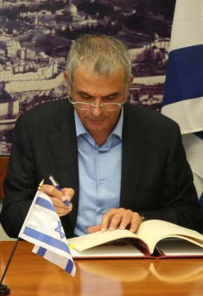 מדובר בצעד ראשון ביישום החלטת הממשלה לבנות 20,000 מיטות לסטודנטים והקמת מעונות סטודנטים.