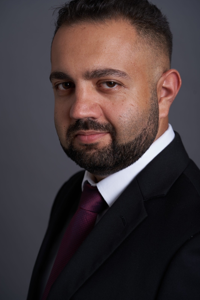 עורך הדין ניקולאי מאינס