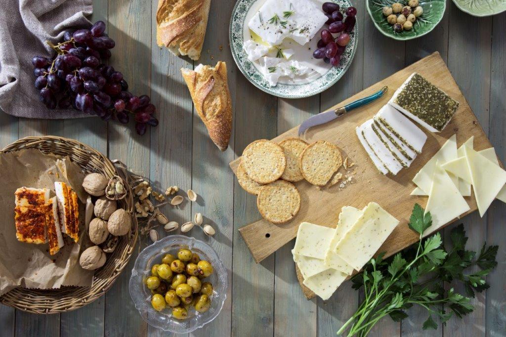 גבינות טבעוניות של :משומשו" (צילום מוצרים: אביתר ניסן