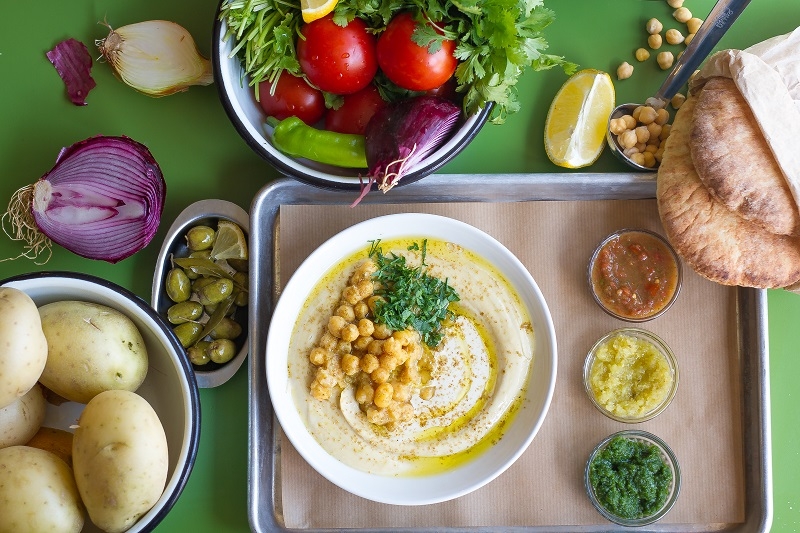 המנה של חומוס קונטיינר ראשון לציון