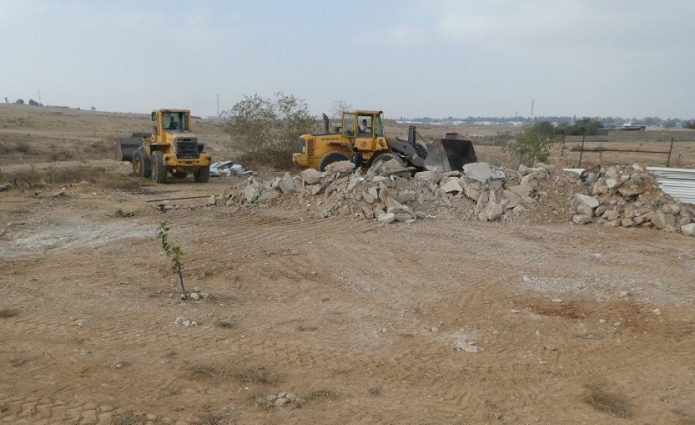 פינוי באזור אום בטין בנגב (צילום: רשות מקרקעי ישראל)