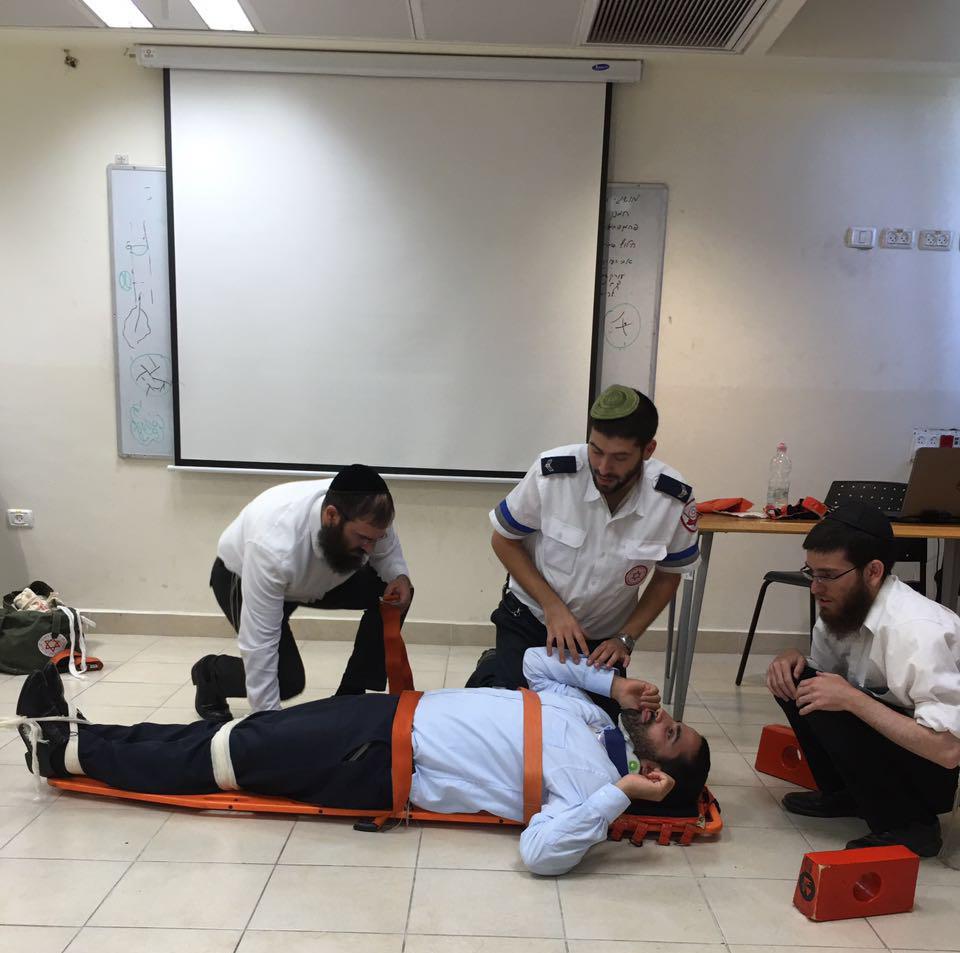 משלחת מד''א טסה עד רוסיה בכדי להעביר קורס עזרה ראשונה לשלוחי חב''ד. צילום: דוברות מגן דוד אדום