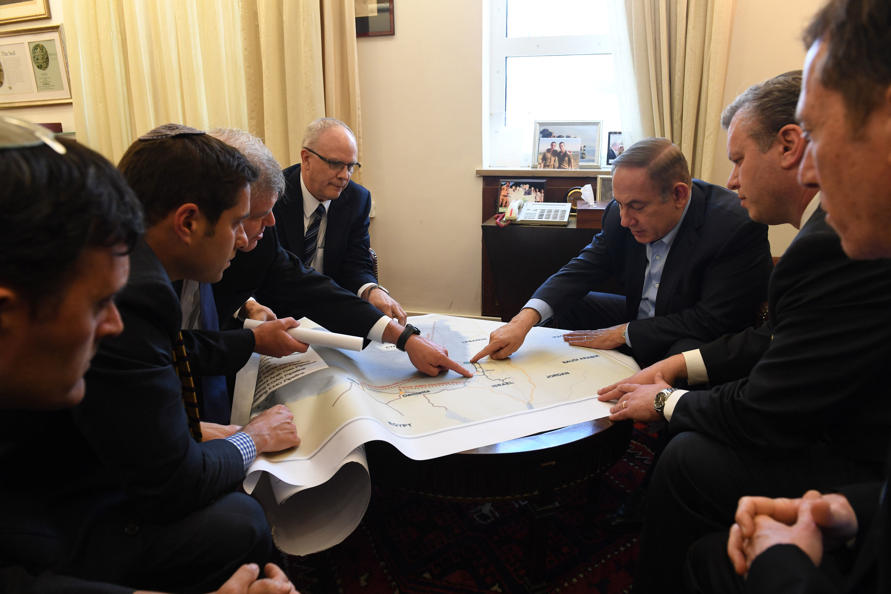 ראש הממשלה בנימין נתניהו עם נשיא חברת נובל אנרג'י דייוויד סטובר