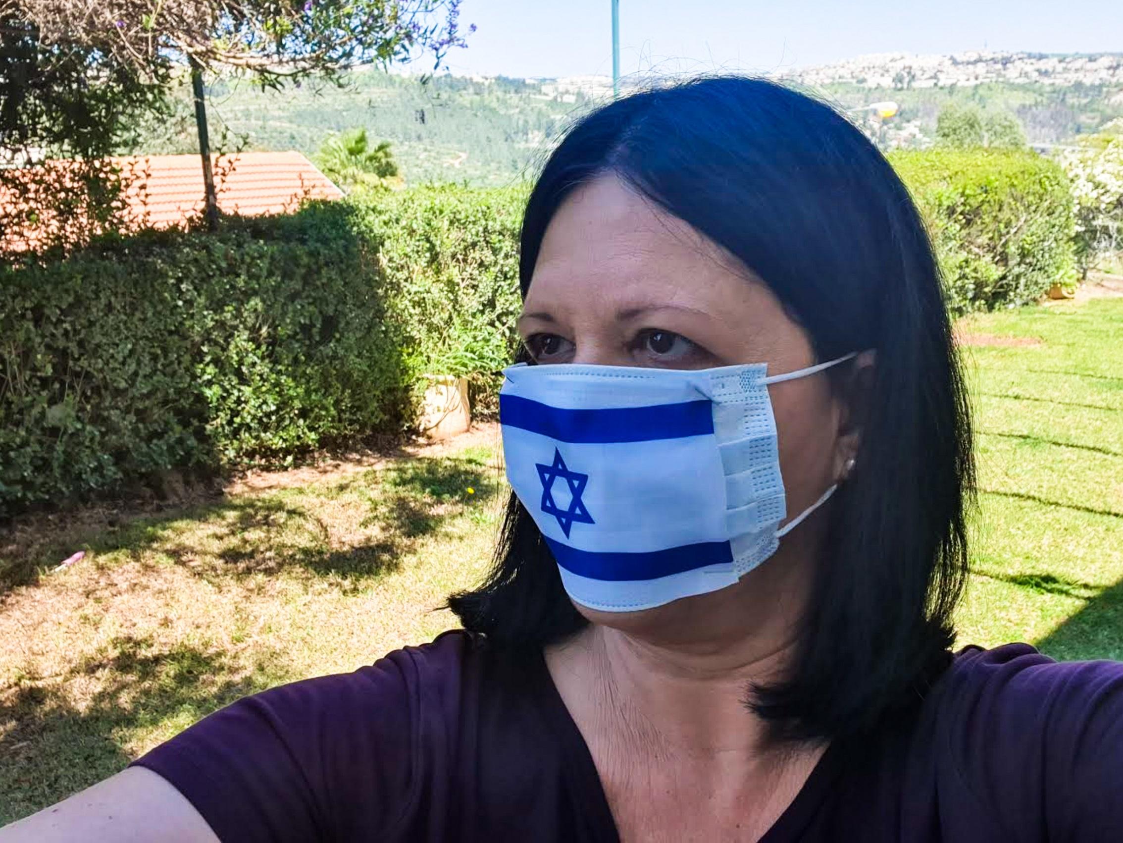 מסיכת דגל ישראל. צילום: יהודית הרפז