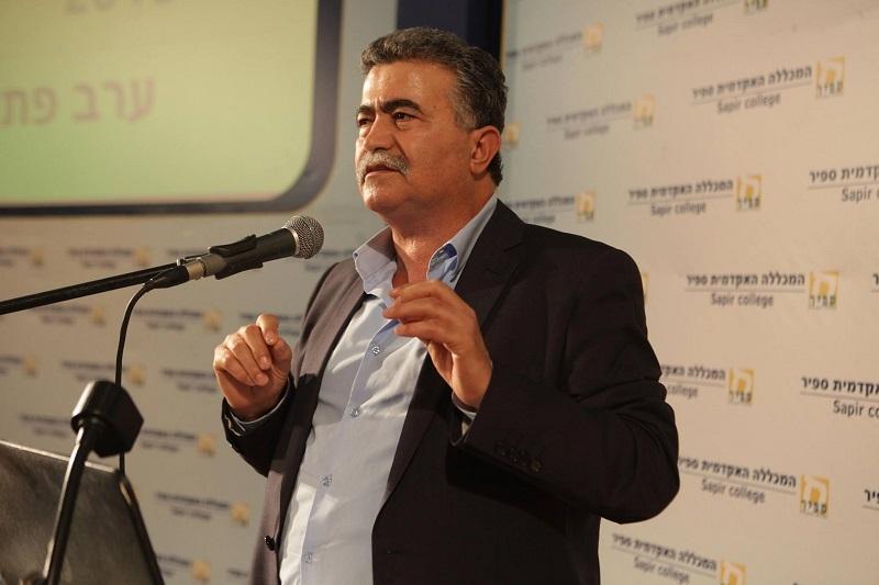 ח"כ עמיר פרץ (המחנה הציוני): "אין ספק שמתקיים פה ניצול לרעה".