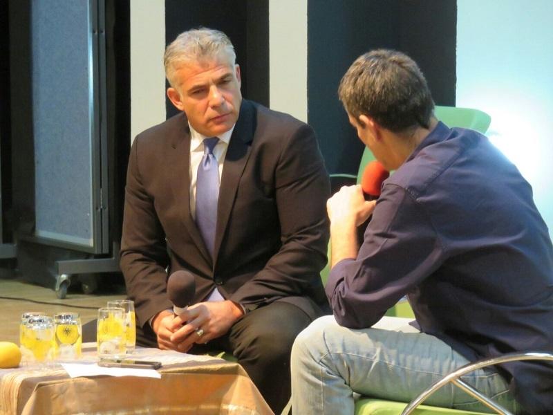 יו"ר מפלגת 'יש עתיד', ח"כ יאיר לפיד,  היום בשבתרבות ביקנעם בהנחיית איש התקשורת יואב לימור