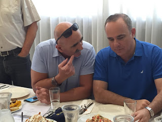 השר יובל שטייניץ מסייר בבקעת הירדן. צילום: מוטי עובדיה