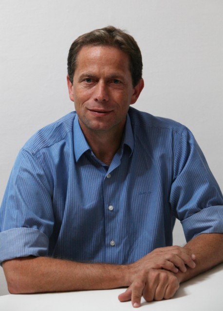 עופר לנדוי, יועץ ומלווה עסקי OFERL-D0411P034