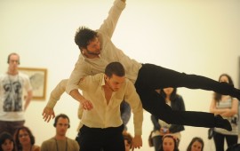 נע באוזן''- מופע מחול אינטראקטיבי במוזאון אשדוד לאמנות'' נע באוזן''- מופע מחול אינטראקטיבי במוזאון אשדוד לאמנות''