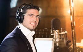 באווירת חג הפסח: יוסי טויטו עם קליפ חדש ל 'והיא שעמדה' הזמר יוסי טויטו. צילום: יח