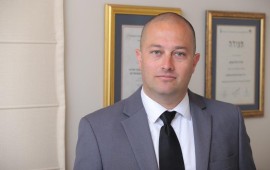 הכתה את בעלה וגנבה לו את המפתח לביתם המשותף עורך דין גיל שחף. צילום: איתן וכסמן