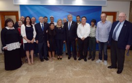 רעיית רה"מ הגב' נתניהו למדליקי המשואות ביום העצמאות 2017: אתם עושים עבודת קודש ואתם זכרונות הילדות של כולנו מדליקי המשואות ביום העצמאות 2017 במפגש עם רה