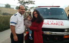 ניסים קורים לא רק בחנוכה - התינוקת נחנקה מגבינה צהובה אמה של נויה, רבקה הלל אמרה: