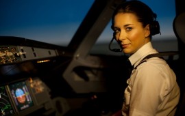 דרושות: טייסות