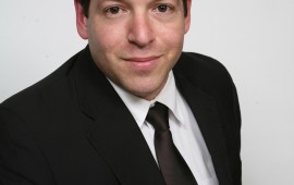 אישום: הרב ביצע מופעי סטרפטיז בחלונותיהן של עשרות נשים